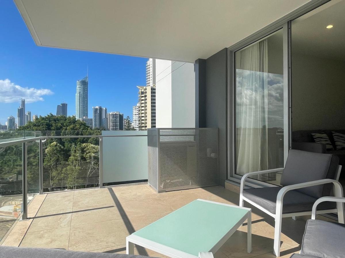 Apartamento Serenity Surfers Paradise Gold Coast Exterior foto